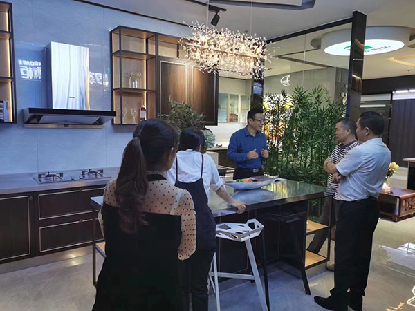 固家不銹鋼櫥柜經(jīng)銷代理-茂名專賣店合作案例